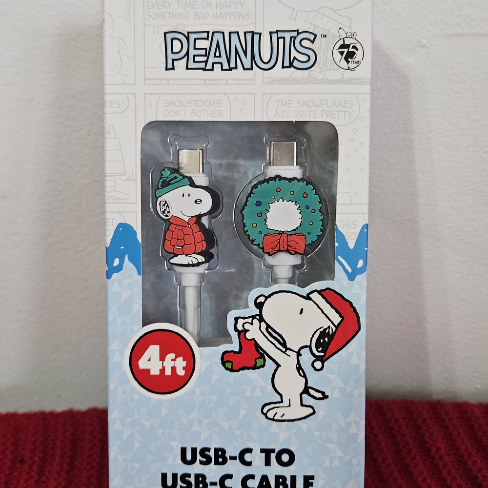 Peanuts USB-C to USB-C Cable - Festive Design